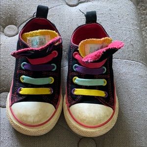 Toddler converse. Play condition.
